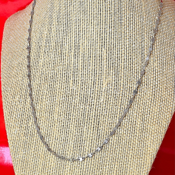 Italian 925 Sterling Silver 2.5mm Chain Necklace 18"(long) - Picture 5 of 8